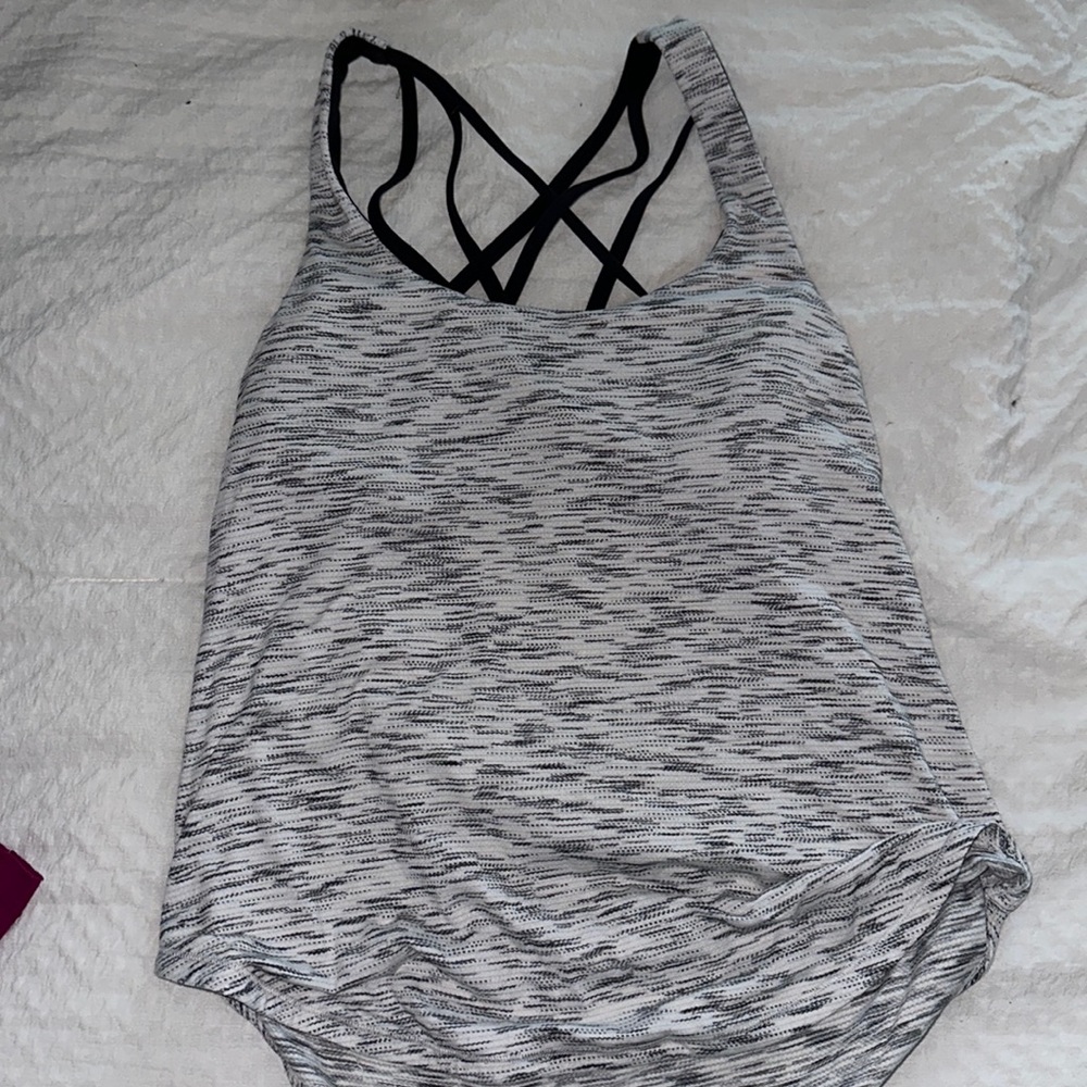 Lululemon open back built in bra tank top